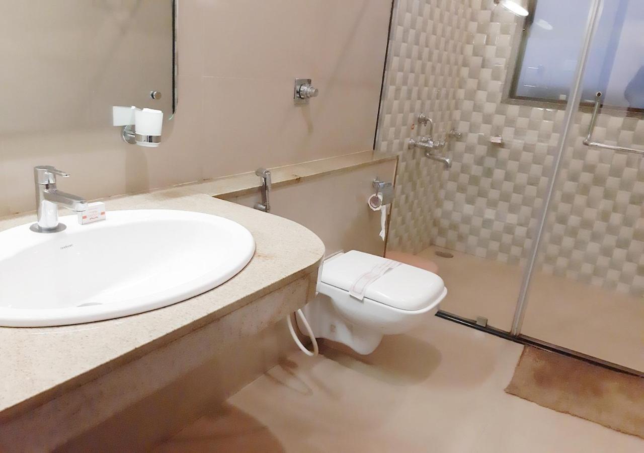 Hotel Adarsha Palace Белгаум Экстерьер фото